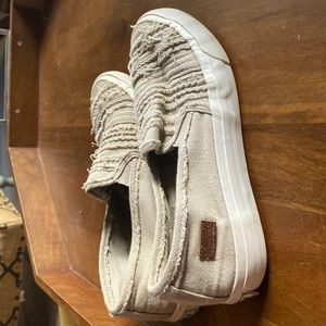 Light Tan Slip-on Shoe W8